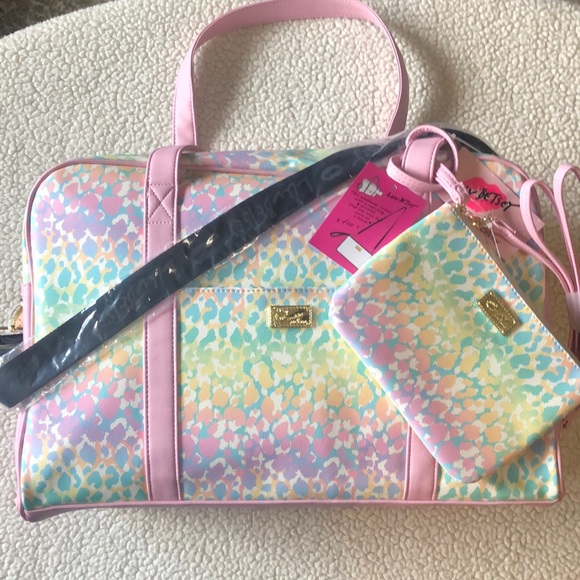 BETSEY JOHNSON OMBRÉ CRUIZIN WEEKEND BAG - Picture 5 of 13